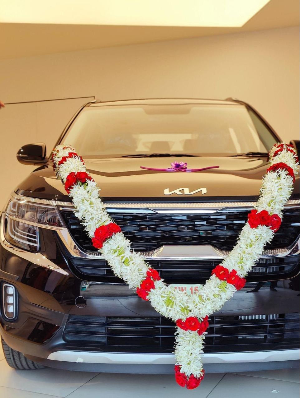 Premium White Lily & Red Rose Car Mala