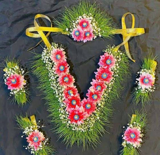 Premium Ganesh Ji Floral Kanthi Shringar Set